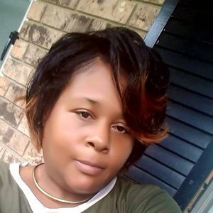 Meet your Posher, Lonnique